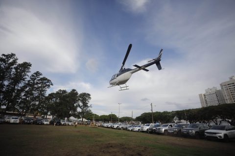 Voo de helicóptero é atração na Expoingá