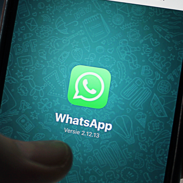 whatsapp-logo