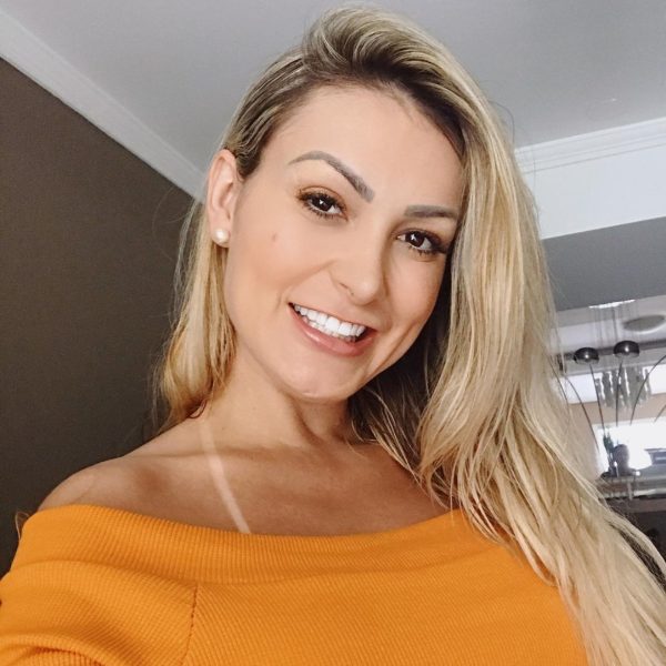 A modelo Andressa Urach, 35, revelou os valores que está recebendo no site 