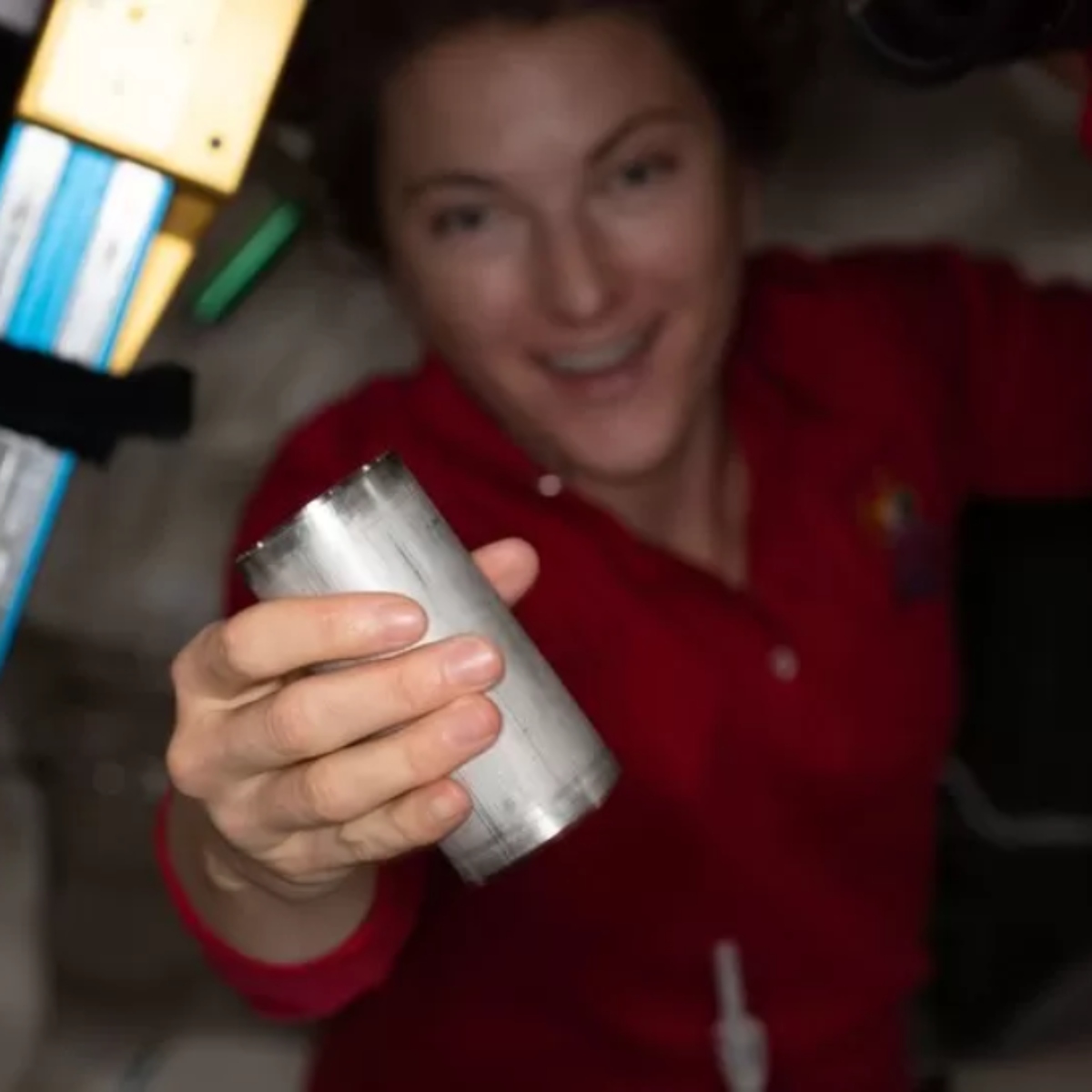  astronautas-nasa-bebem-xixi-reciclado 