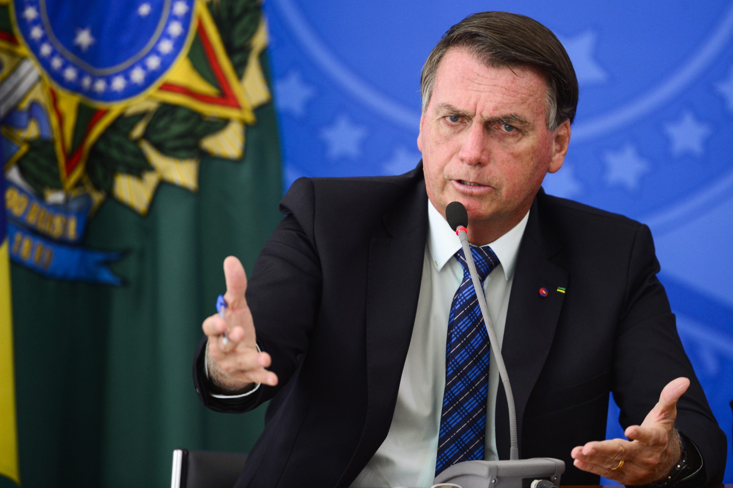  Bolsonaro, Michelle e Mauro Cid são intimados a depor simultaneamente 