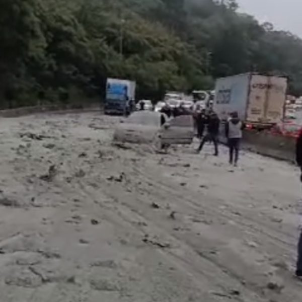 acidente caminhão cimento br-277 matelândia