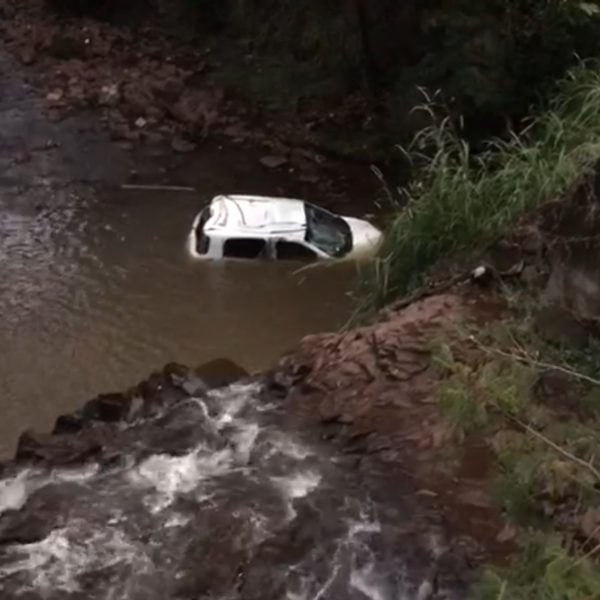 capota-carro-rio