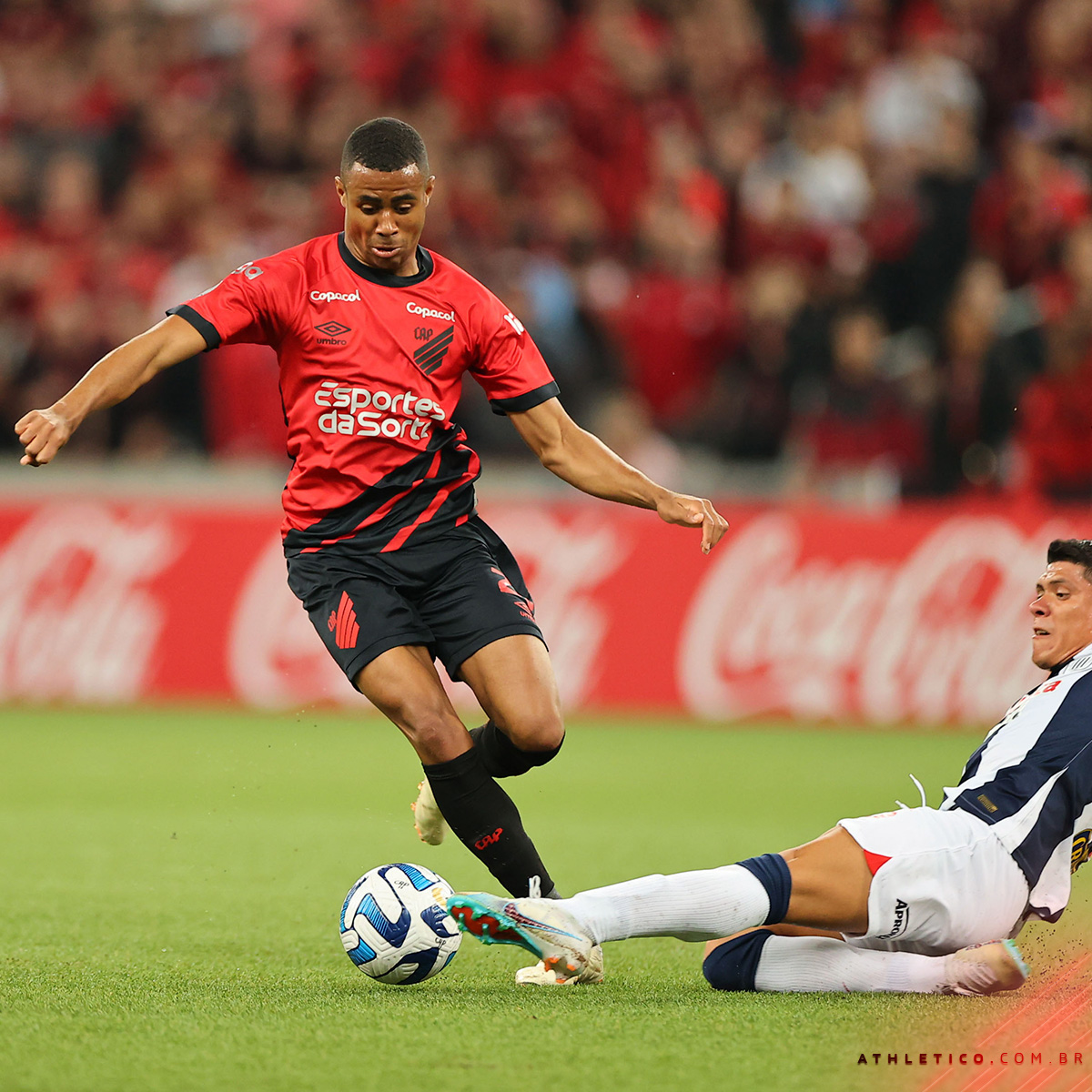  Erick em ação em Athletico x Alianza Lima 