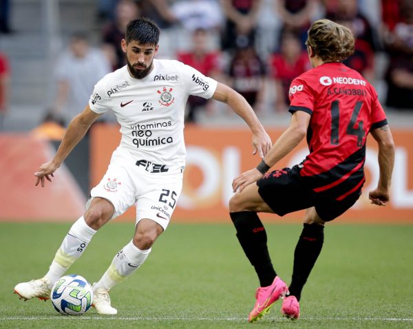 Lance de Athletico x Corinthians