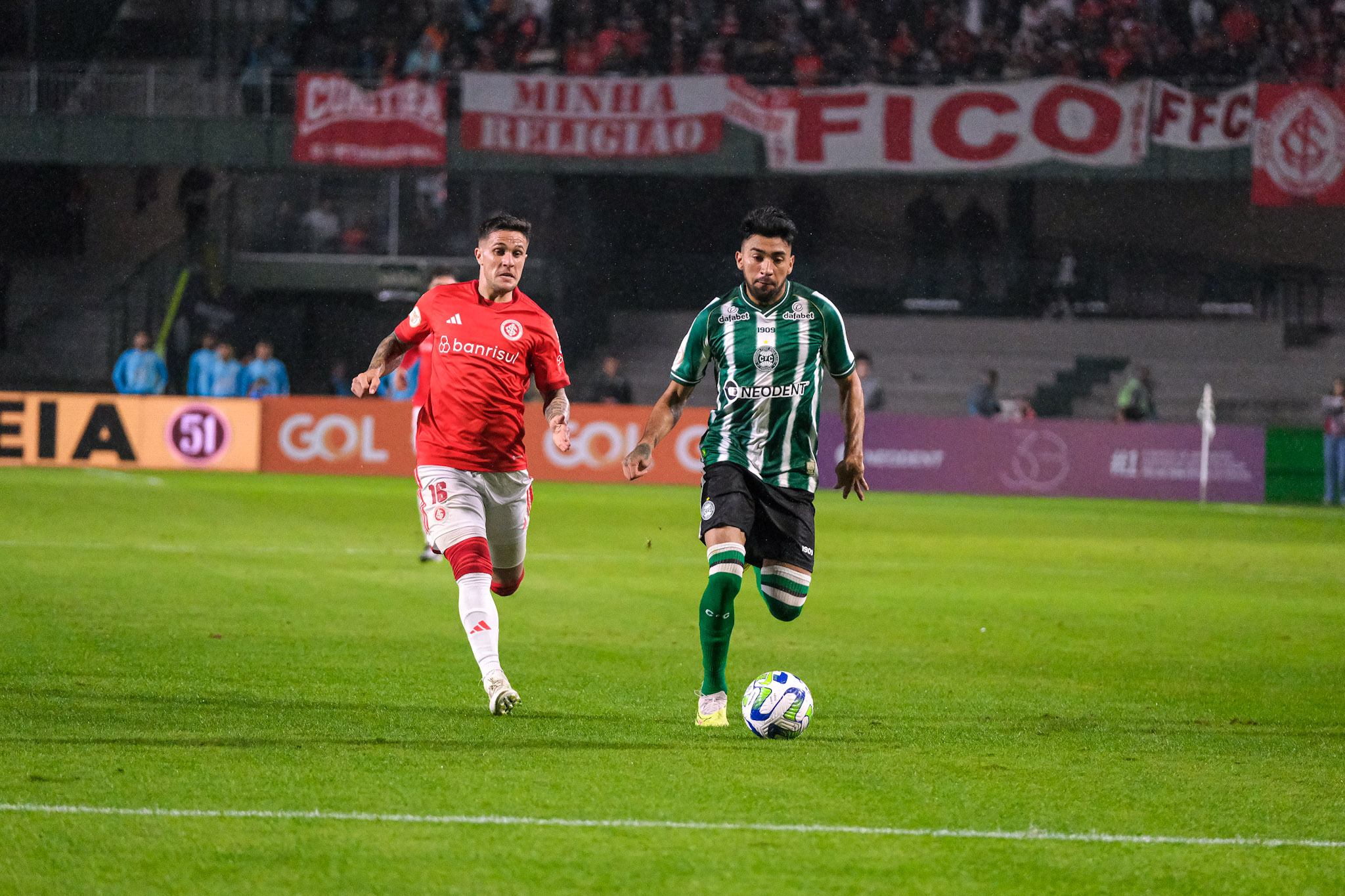  Lance de Coritiba x Internacional, pelo Brasileirão 