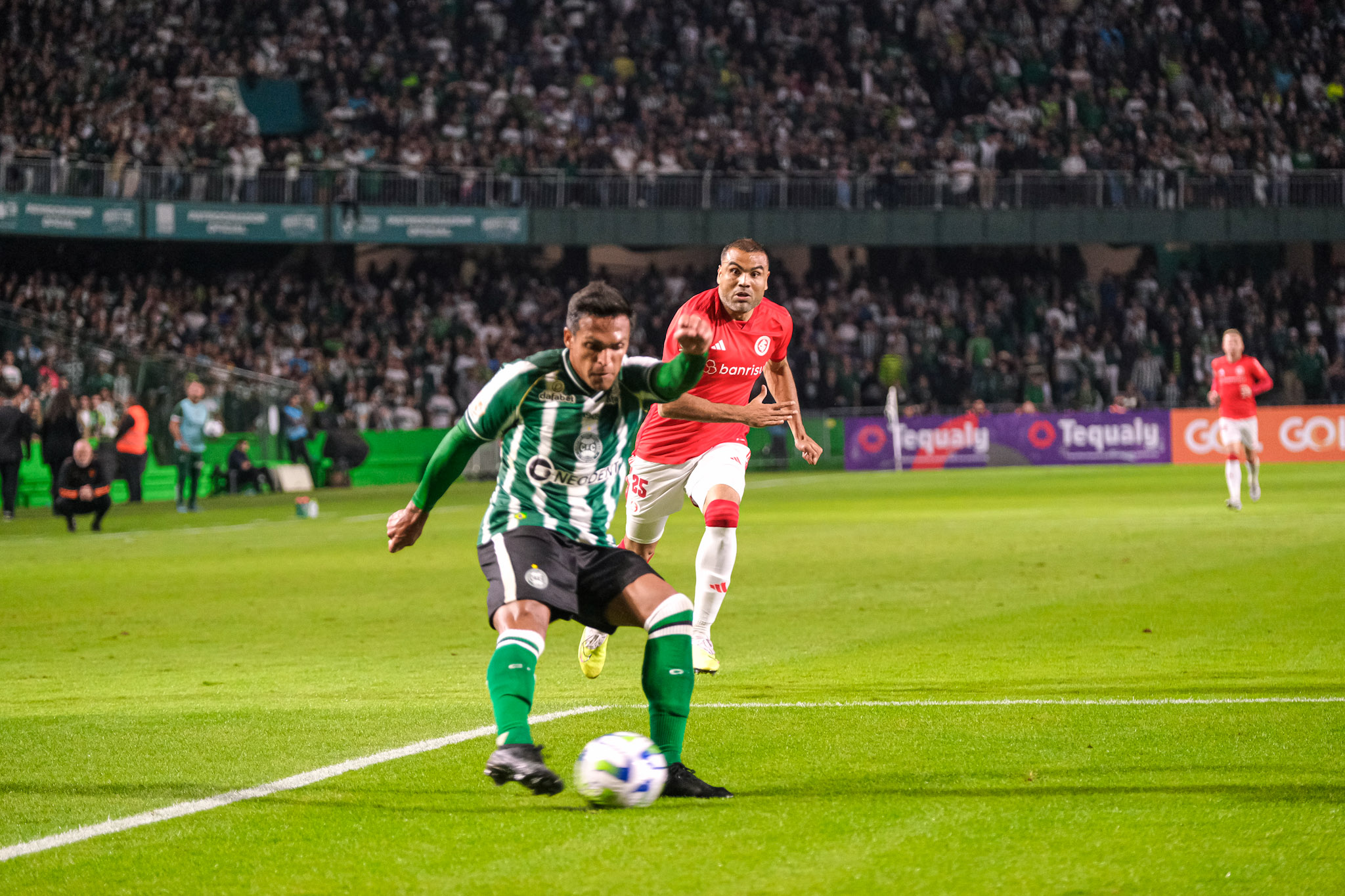  Lance de Coritiba x Internacional, pelo Brasileirão 