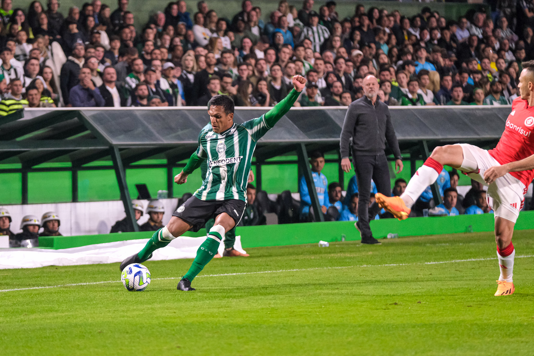  Lance de Coritiba x Internacional, pelo Brasileirão 