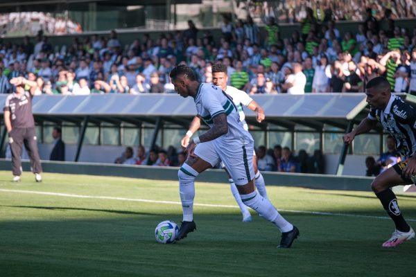 Lance de Coritiba x Santos, pelo Brasileirão