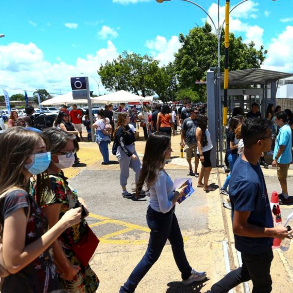 O prazo de inscrição para o Exame Nacional do Ensino Médio (Enem) 2023 termina nesta sexta-feira (16). O certame será aplicado nos dias 5 e 12 de novembro.