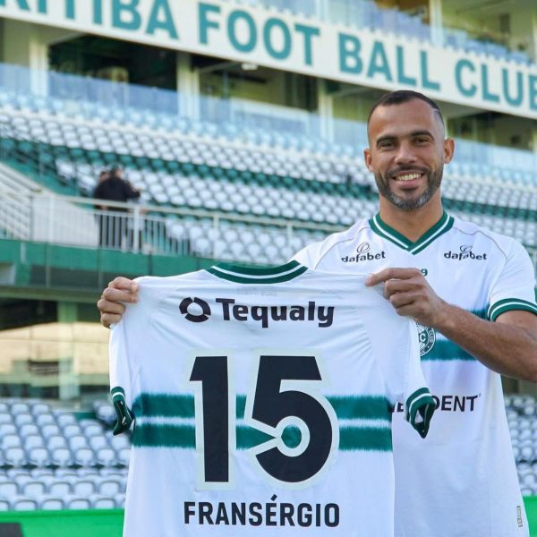 Clube da Série B contrata dois reforços do Coritiba e um ex-Athletico - Bem  Paraná