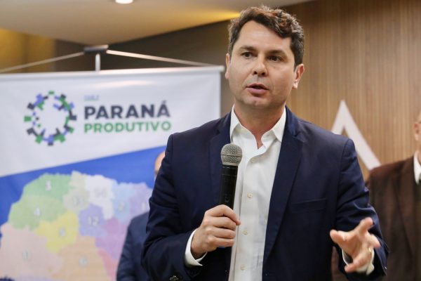  Deputado do Paraná está preocupado com municípios na Reforma Tributária 
