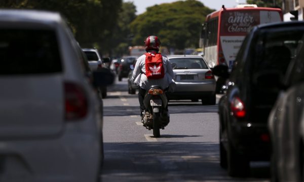 Confira novas regras de trânsito para ciclomotores, bikes e patinetes elétricos