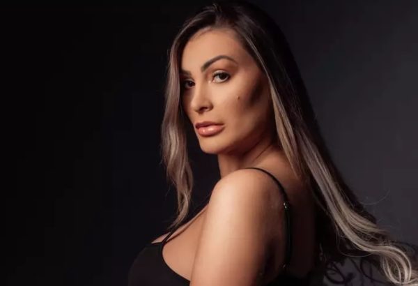 Andressa Urach revela razão pela qual se expõe em site adulto