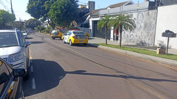 Bandidos rendem moradora em tentativa de assalto a residência em Maringá