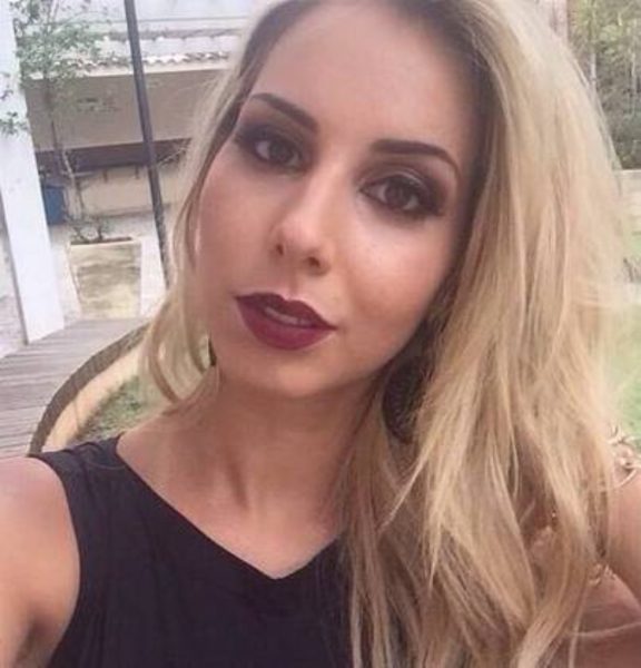 Bruna Cristine Menezes de Castro, foi apelidada como 'Barbie do Crime'. A modelo, tinha um perfil nas redes sociais para vender produtos importados. Segundo a polícia, a golpista recebia transferências, mas não enviava os produtos.