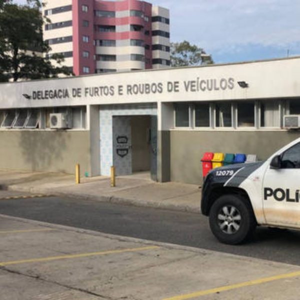 ex-polciiais civis presos por receptação de veículo roubado