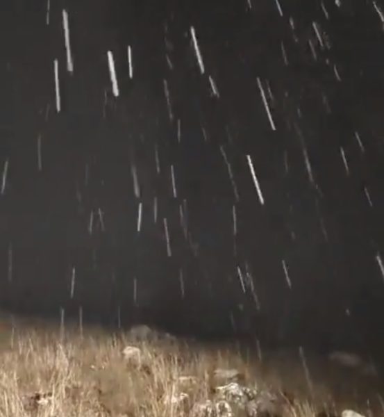 Além da cidade de São Joaquim, o município de Urubici, na Serra catarinense, também registrou neve na madrugada desta sexta-feira.