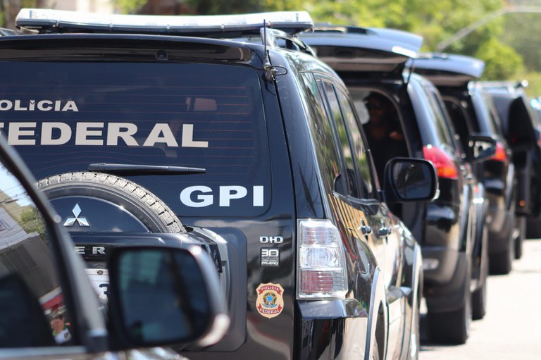  Polícia Federal deflagra operação contra o tráfico internacional de drogas 