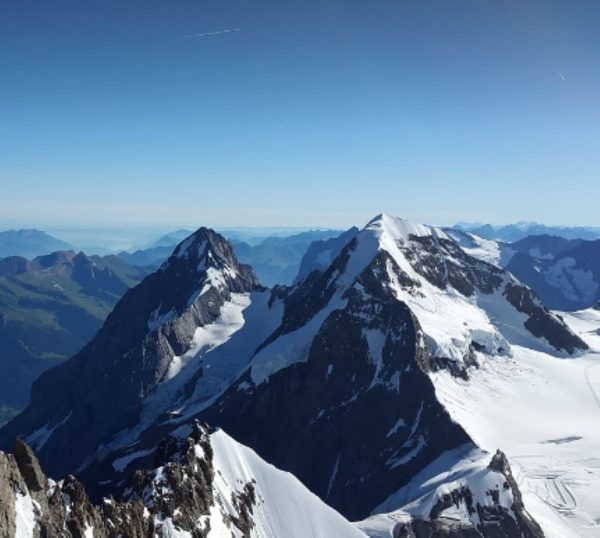 restos-mortais-alpinista-suica