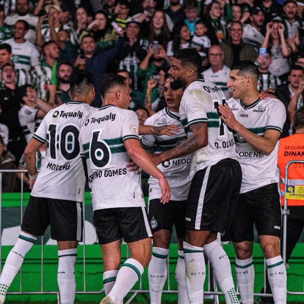 Coritiba perde para o Fluminense e é o segundo rebaixado no