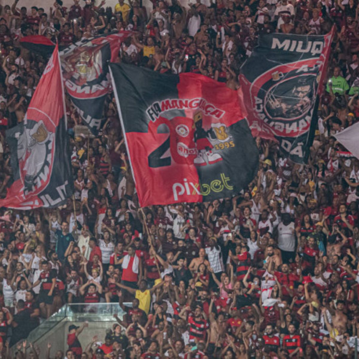 Torcida do Flamengo esgota ingressos para jogo contra Fortaleza