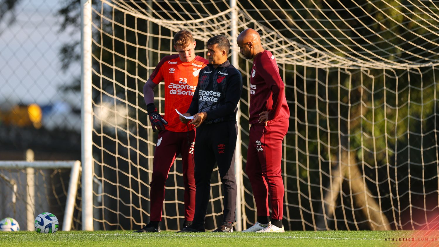 Wesley Carvalho comemora liderança do Athletico e a vantagem de decidir  oitavas em casa: Histórico, athletico-pr