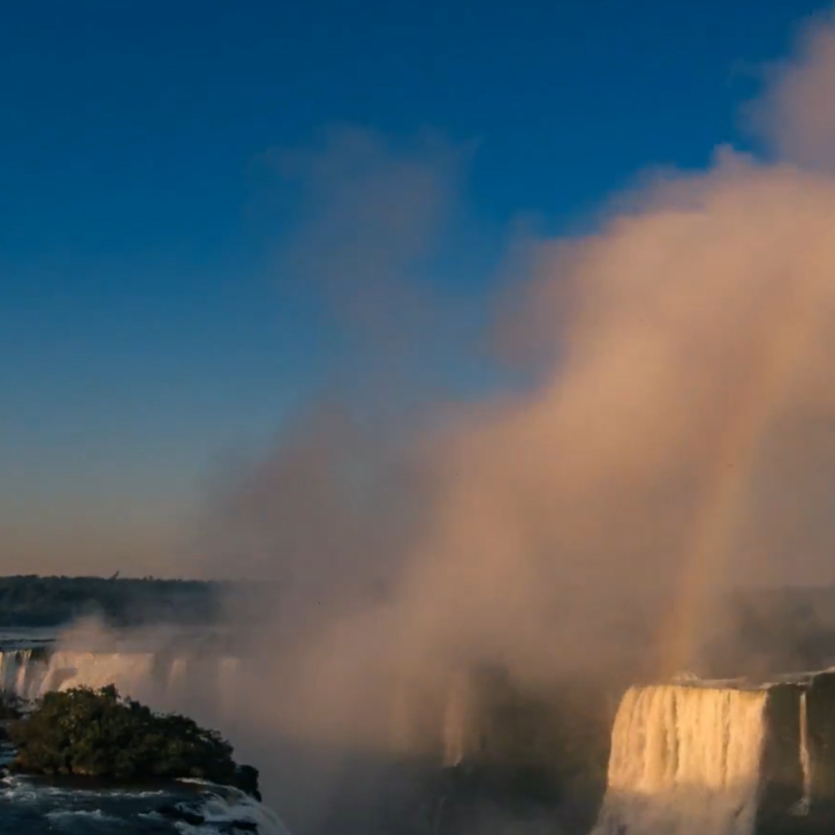  amanhecer nas Cataratas do Iguaçu 