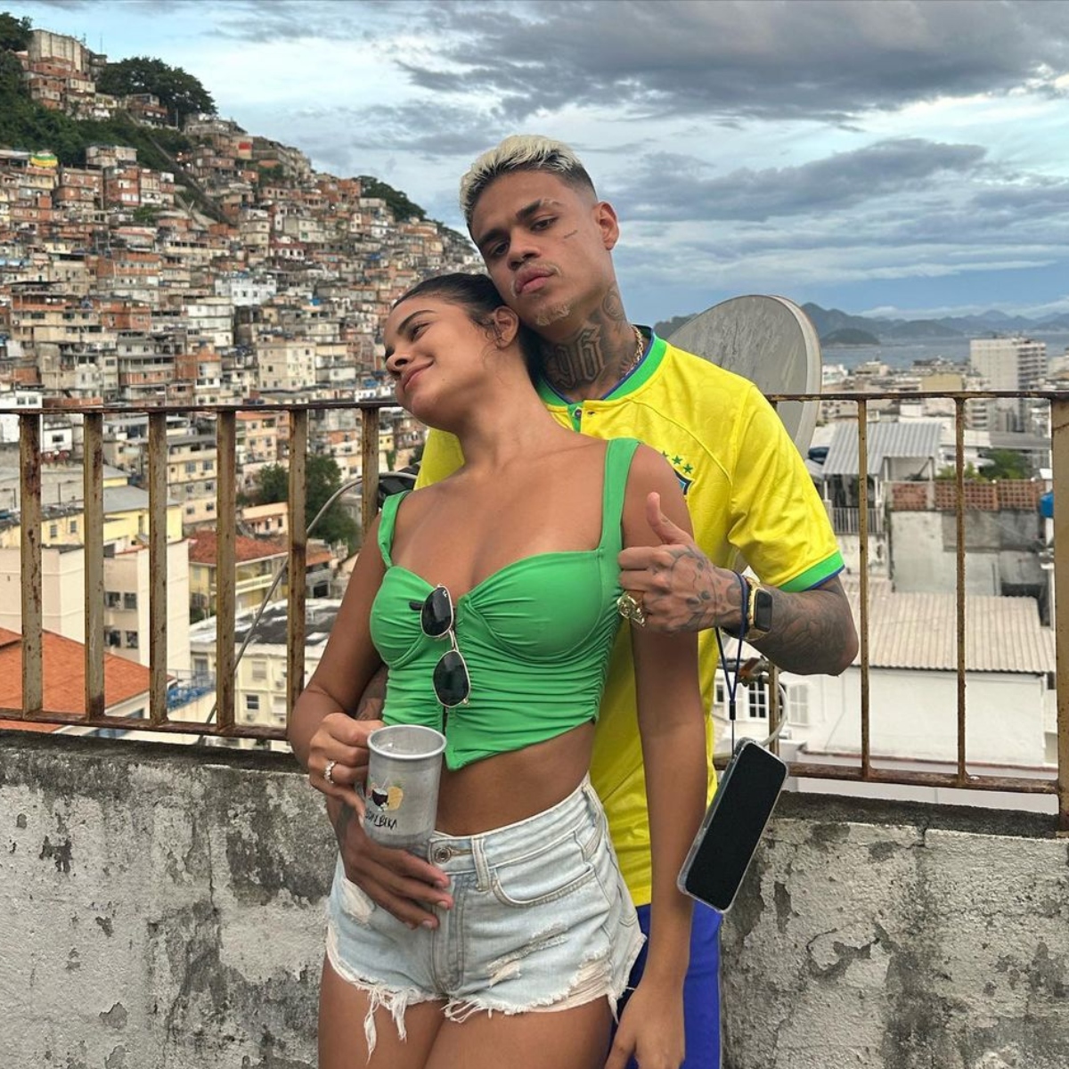  atriz Bella Campos utilizou seus stories do Instagram na noite desta segunda-feira, 28, para anunciar o fim do seu relacionamento com o cantor MC Cabelinho 