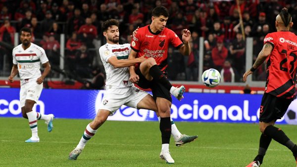 Lance de Athletico x Fluminense, pelo Brasileirão