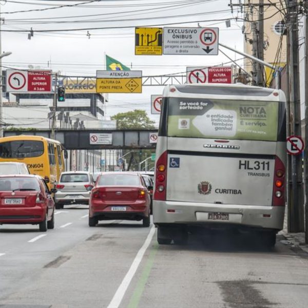 Três linhas de ônibus terão horários alterados aos sábados em