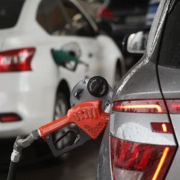 A gasolina, subitem de maior peso individual no índice, foi o produto que mais impactou no resultado da inflação, com uma variação de 4,75% no mês