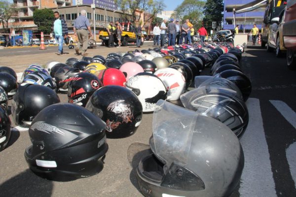 Semob incentiva a troca de capacetes por meio da ação “Vai de Capacete Novo”