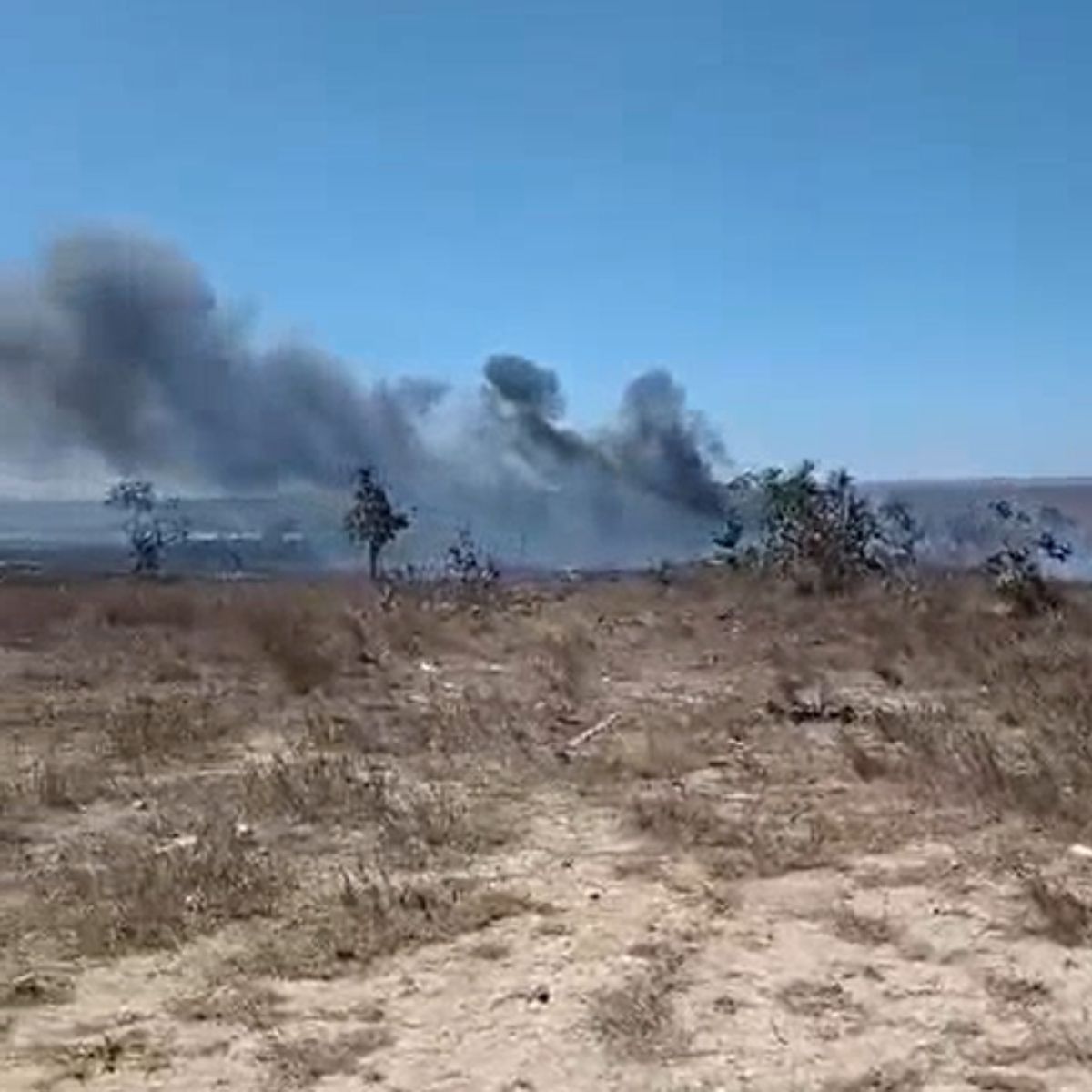  VÍDEO: Helicóptero da marinha cai e mata dois militares; outros 6 estão feridos 