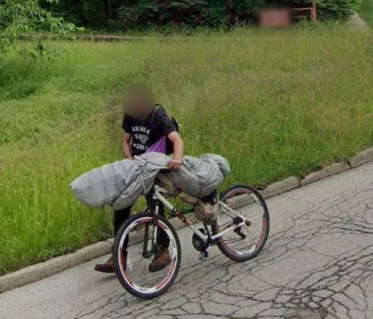  homem-cadaver-bicicleta 