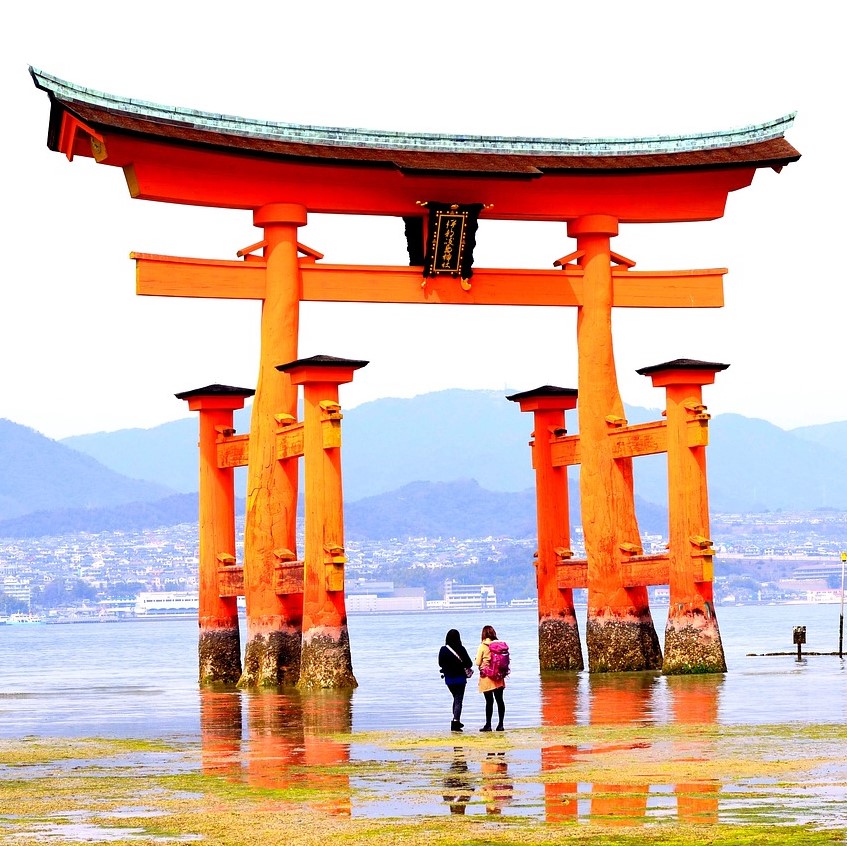  torii vermelho xintoísmo 