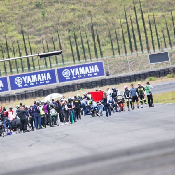 Pilotos sofrem acidente em corrida da Moto 1000GP em Cascavel