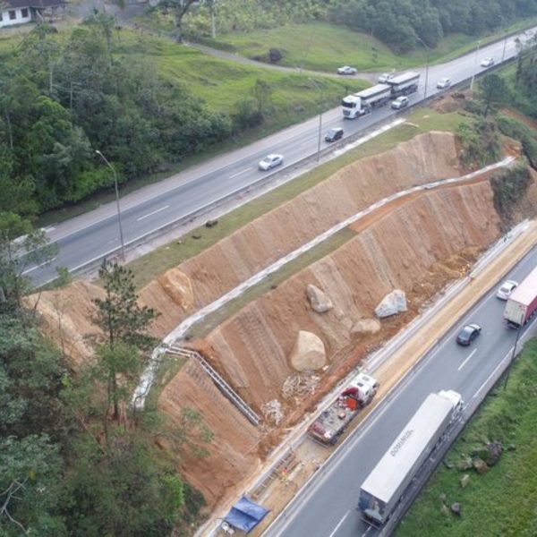 bloqueio parcial da br-376 para desmobilização de obras na encosta