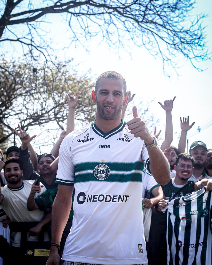  Slimani na chegada ao Coritiba 