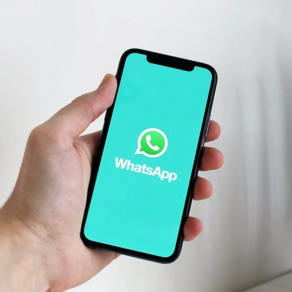 Mãe recebe foto de filho morto com tiro na cabeça pelo WhatsApp