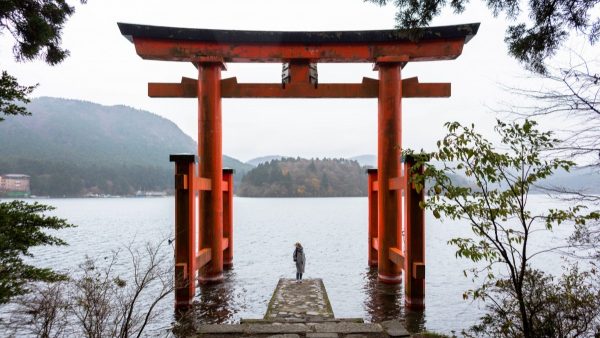 torii vermelho xintoísmo