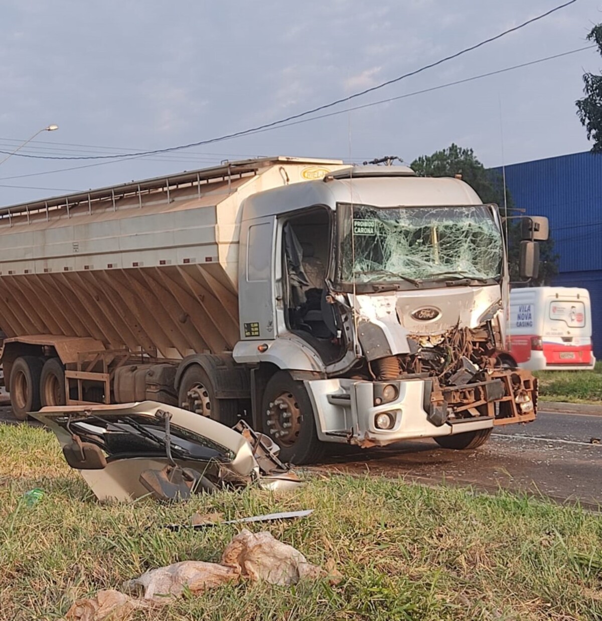  caminhão destruido 