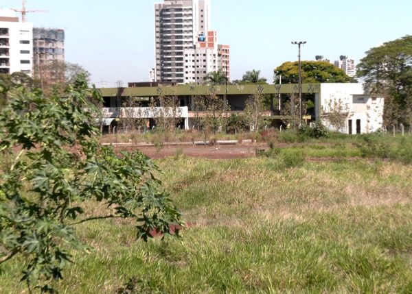 prédio abandonado maringá