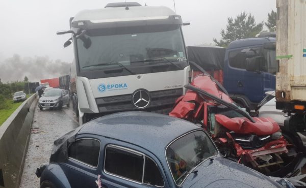 Tragédia na BR-277: Rodovia continua bloqueada após engavetamento - Diário  do Sudoeste