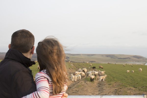 pai e filha no campo