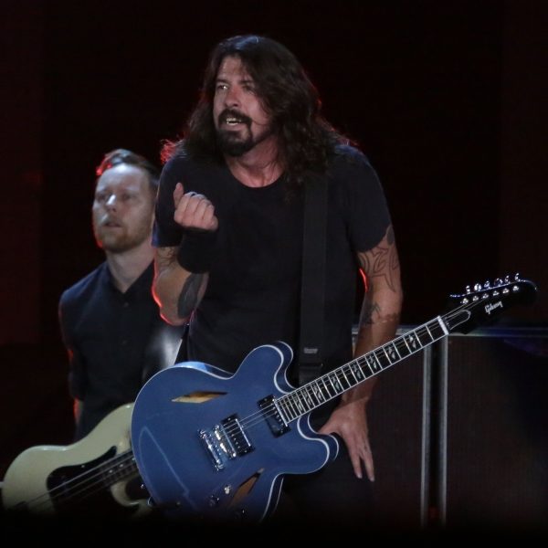 Foo Fighters chega ao Brasil com show em Curitiba antes do The