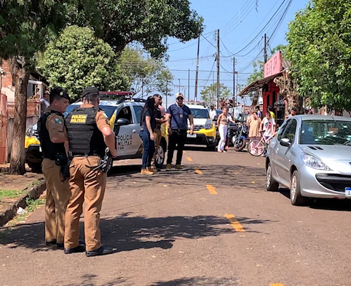  homem é morto a tiros em campo mourão 