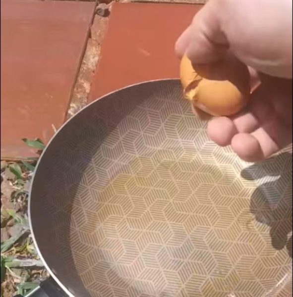  morador de Cascavel, no oeste do Paraná, aproveitou a onda de calor que atinge o estado para fritar um ovo na frigideira 