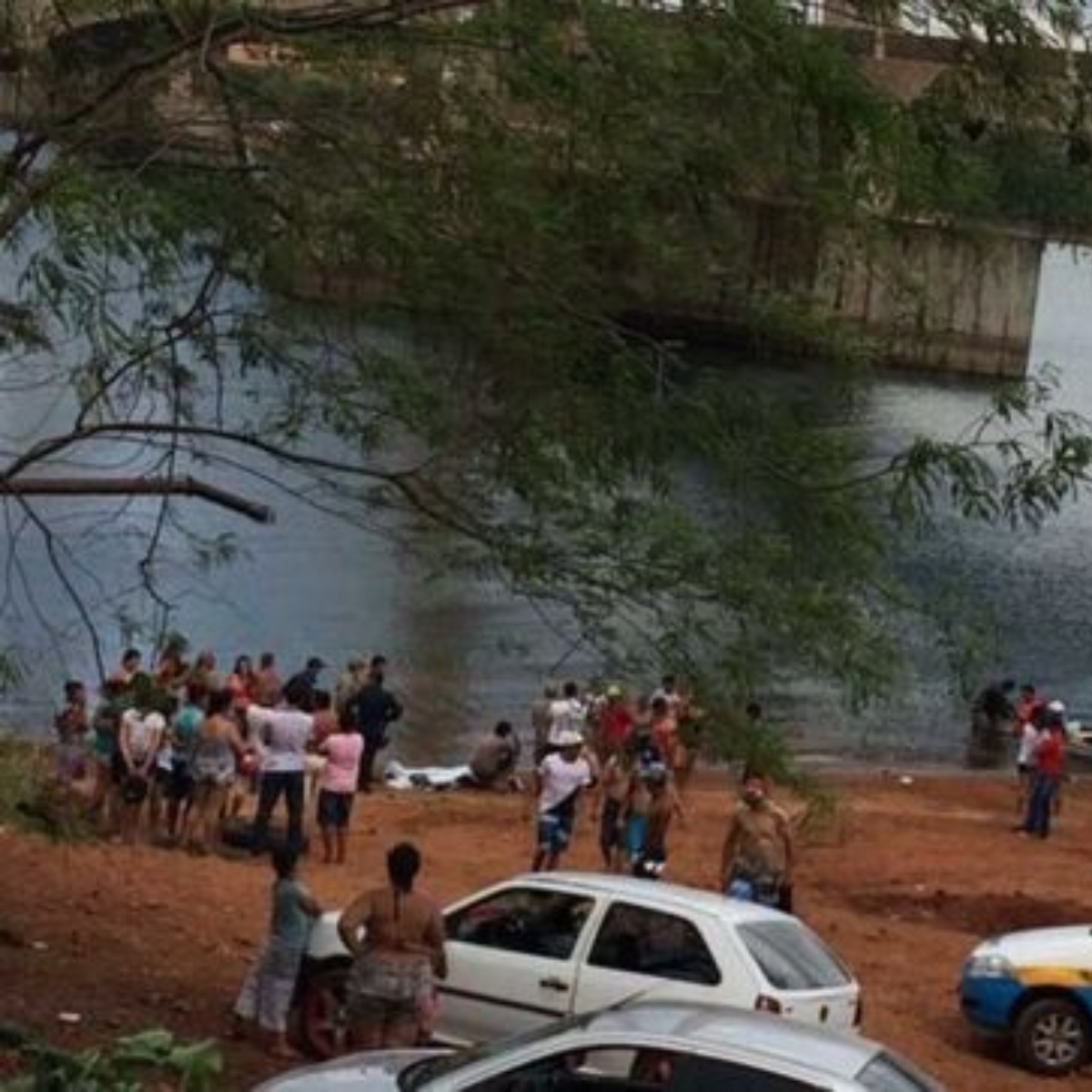  Idoso de 81 anos morre afogado enquanto nadava com familiares no Rio Paraná 