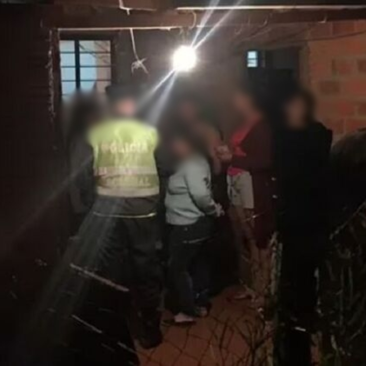  Mãe e filha são mortas a facadas; marido as matou na frente de outros filhos 